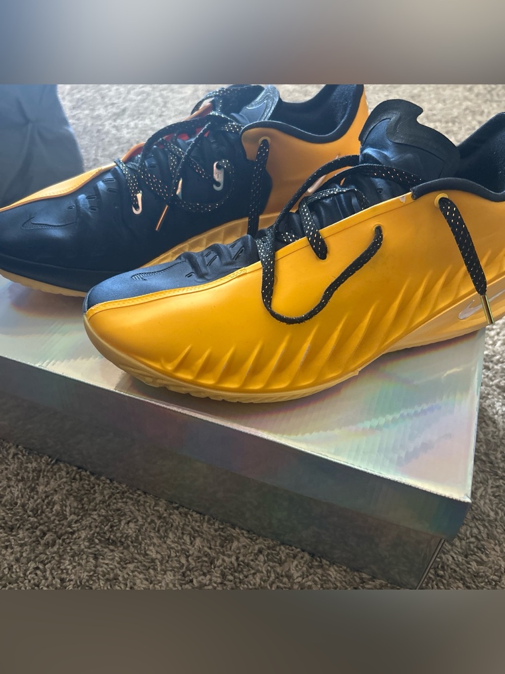 Nike Men's Athletic Sneakers - Yellow and Black